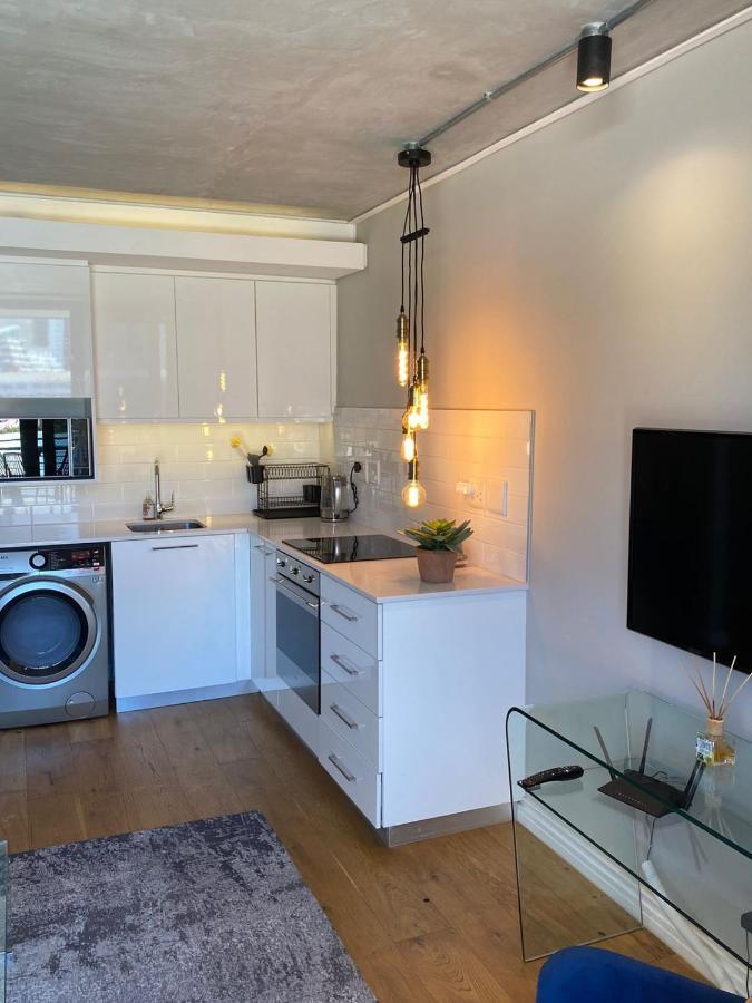 Modern Apartment In The Docklands, De Waterkant, Cape Town Stunning Views, Gorgeous Pool Deck ภายนอก รูปภาพ