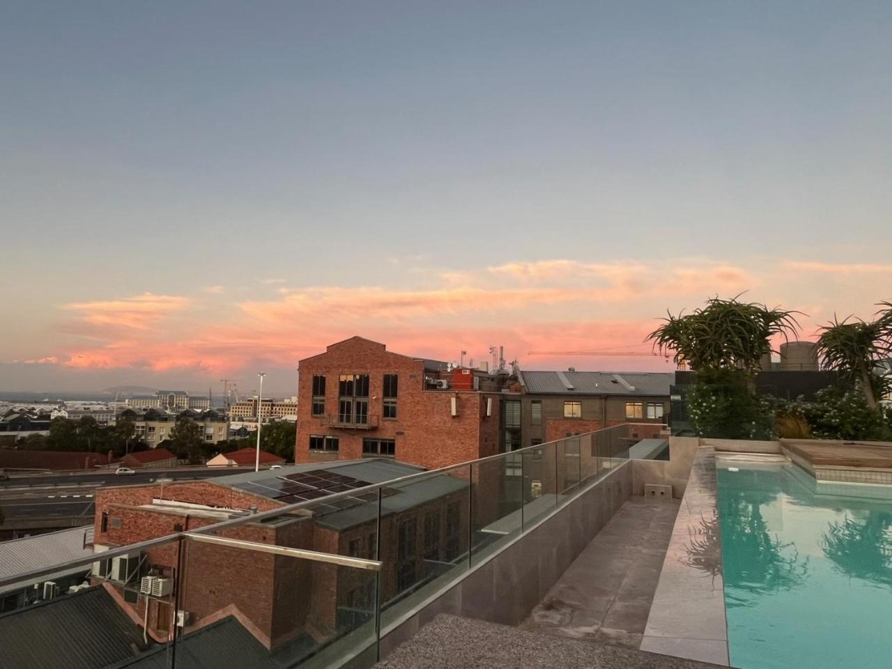 Modern Apartment In The Docklands, De Waterkant, Cape Town Stunning Views, Gorgeous Pool Deck ภายนอก รูปภาพ